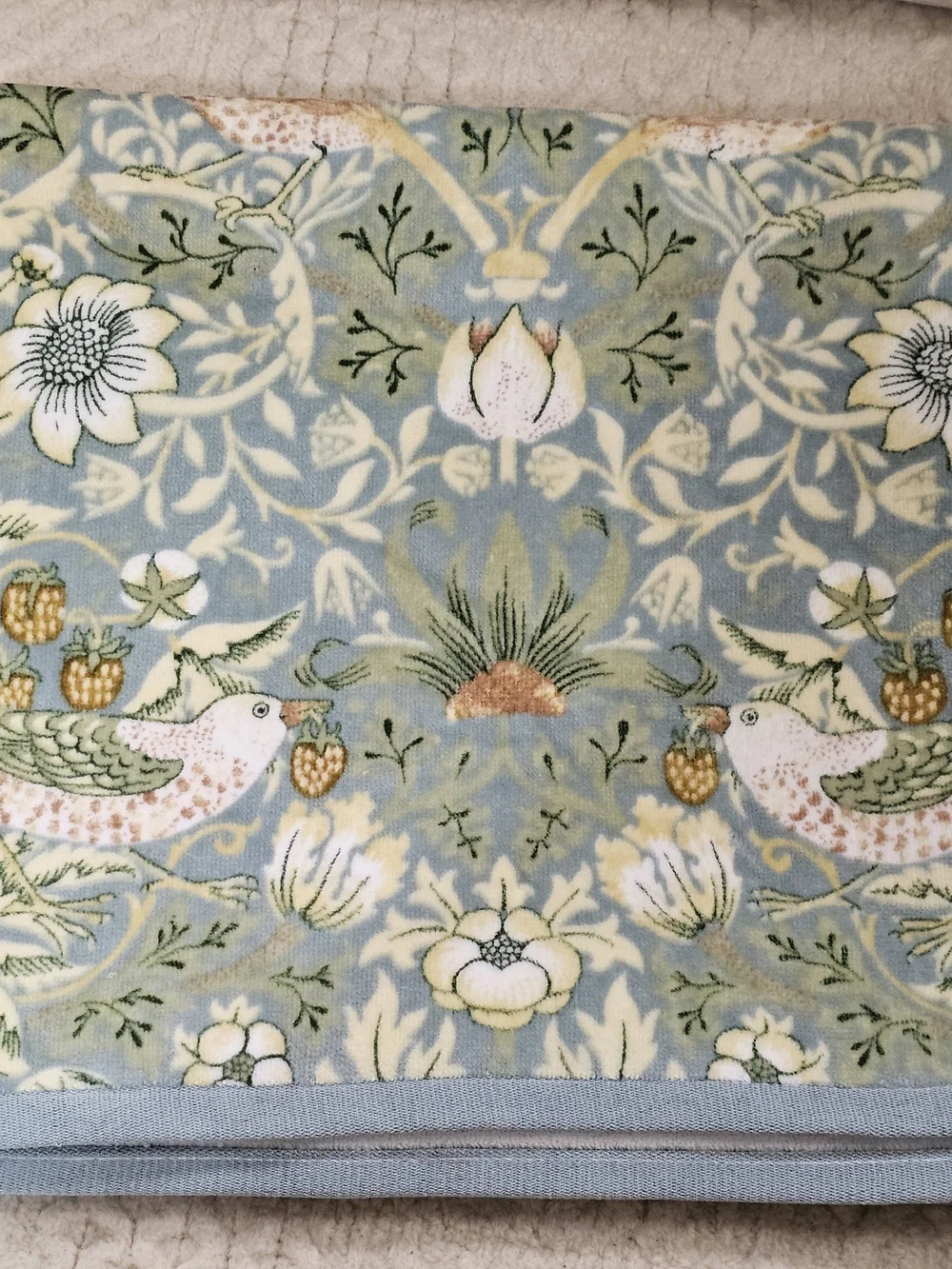 Morris & Co Floral Bird Bath Towel strawberry thief  30x54